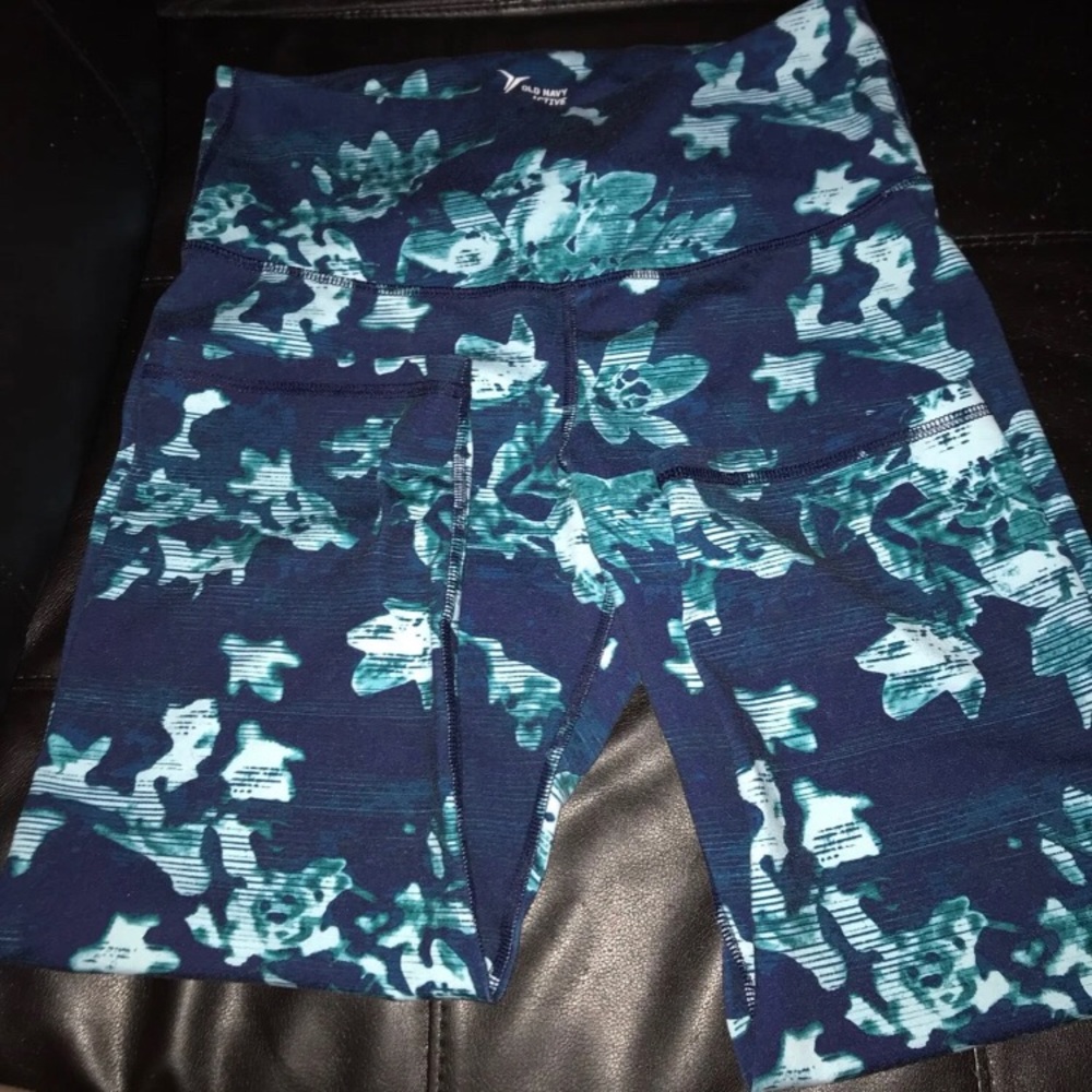 Women’s Capri workout pants
